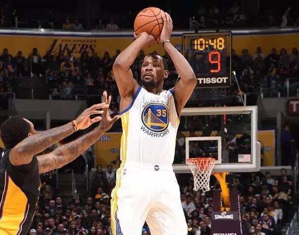 人员变动叠 人员变动叠